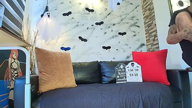 Max Miller S online show from 10-20-25, 06:30