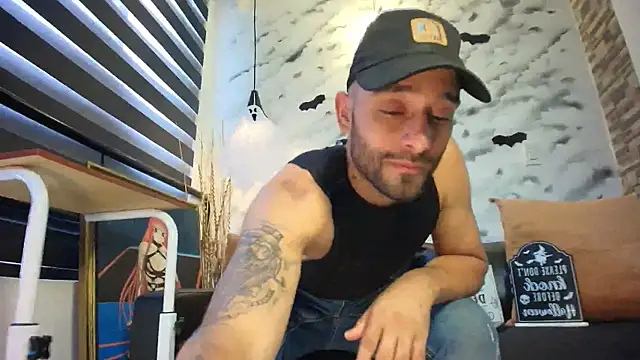 Max Miller S online show from 10-22-25, 06:40