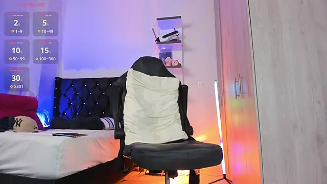 Snapshot of _Duriel chatting on 03-06-26, 10:50 Duriel online show from 03-06-26, 10:50