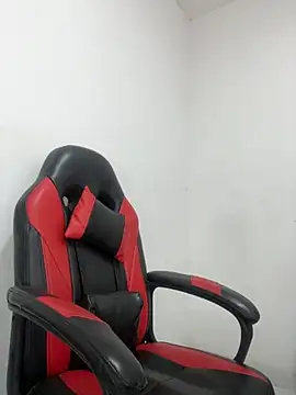 Olivia Rousett online show from 11-25-25, 08:53