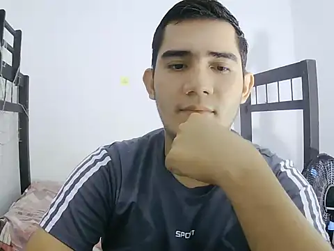 camilowhite 1 online show from 10-06-25, 03:53