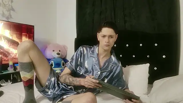 Tyler cat online show from 10-18-25, 12:39