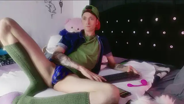 Tyler cat online show from 03-28-26, 03:06