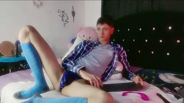 Tyler cat online show from 03-29-26, 02:33