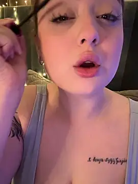 KellyMoors online show from 02-10-26, 01:53