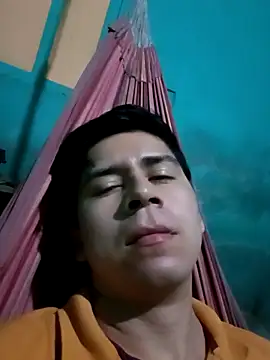 Snapshot of Travieso_loco9 chatting on 10-14-25, 04:46 Travieso loco9 online show from 10-14-25, 04:46