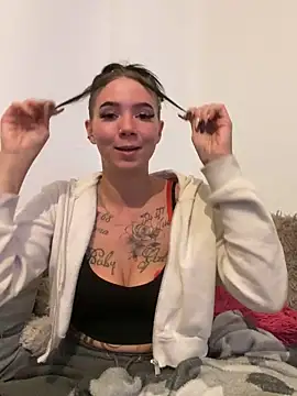 YoungZoexx online show from 11-10-25, 07:13