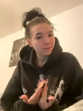 YoungZoexx online show from 11-22-25, 06:23