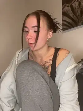 YoungZoexx online show from 12-20-25, 10:17