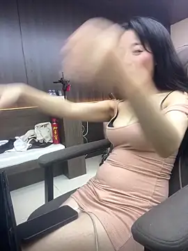 Snapshot of yourkeer chatting on 10-13-25, 11:54 yourkeer online show from 10-13-25, 11:54