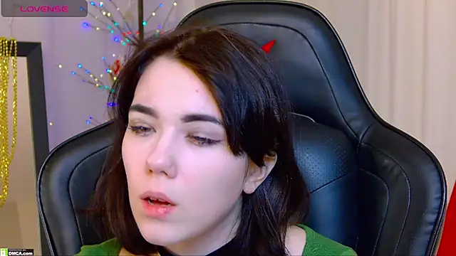 Kelly foox online show from 12-16-25, 09:47