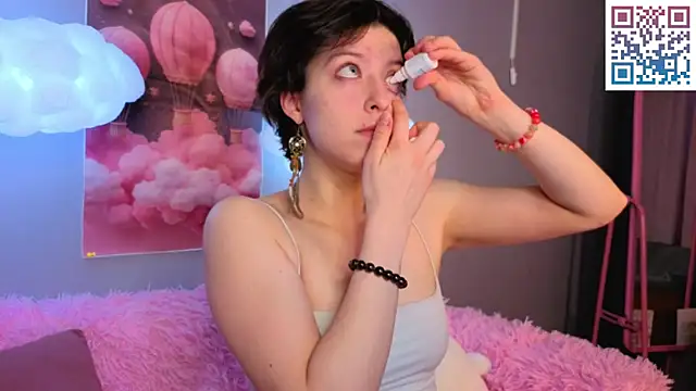 Sara Frayer online show from 04-02-26, 01:03