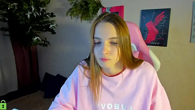 L1na Reeds online show from 12-20-25, 01:02