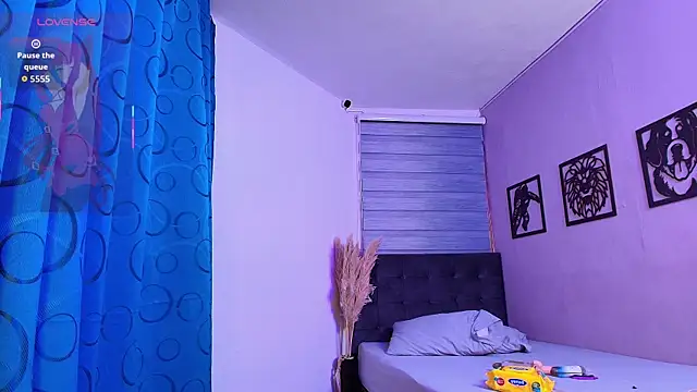 Nikki Vesper online show from 04-24-26, 03:42