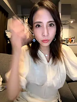 Snapshot of rena_rena_rena chatting on 10-08-25, 04:15 rena rena rena online show from 10-08-25, 04:15