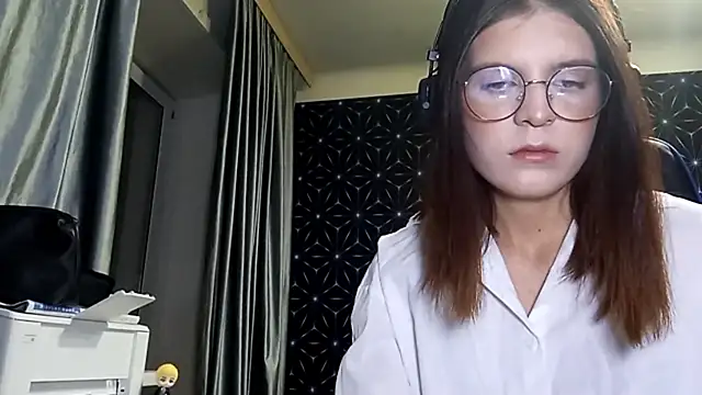 LissaKradfer online show from 10-11-25, 01:20