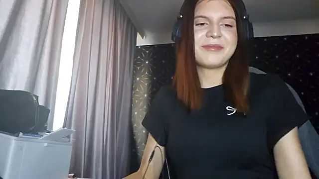 LissaKradfer online show from 10-18-25, 07:20