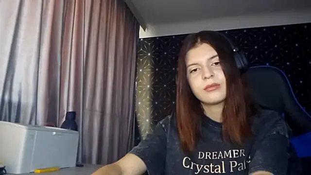 LissaKradfer online show from 10-31-25, 07:42