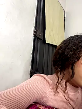 Snapshot of Azza__Slimene chatting on 10-25-25, 04:24 Azza  Slimene online show from 10-25-25, 04:24