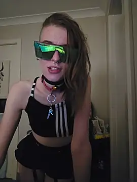 Snapshot of lonely_Cosplay_chick chatting on 12-14-25, 12:10 lonely Cosplay chick online show from 12-14-25, 12:10