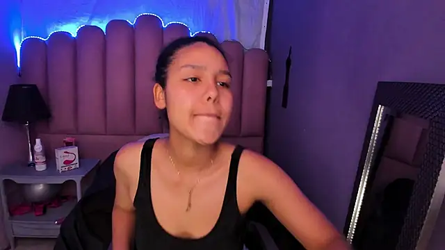 Snapshot of AriaVega chatting on 11-06-25, 11:11 AriaVega online show from 11-06-25, 11:11