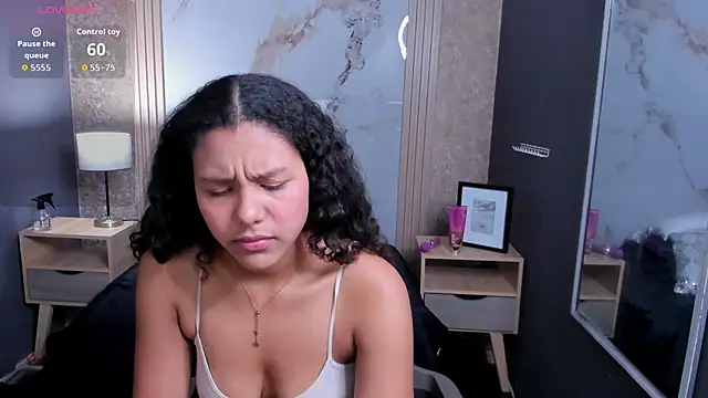 Snapshot of AriaVega chatting on 12-01-25, 12:21 AriaVega online show from 12-01-25, 12:21