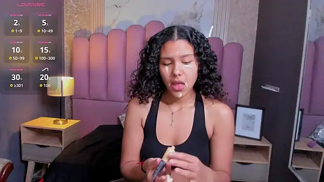 Snapshot of AriaVega chatting on 12-04-25, 12:25 AriaVega online show from 12-04-25, 12:25