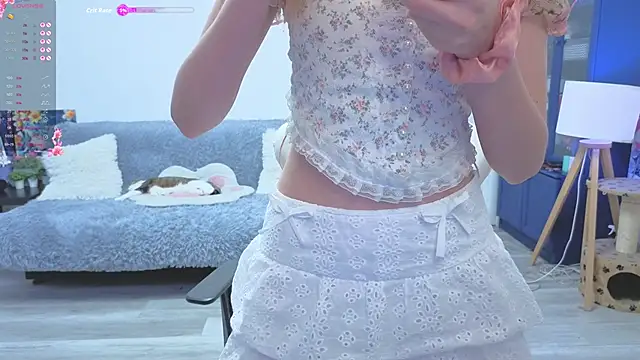 Snapshot of xAlisontiny chatting on 12-01-25, 10:59 xAlisontiny online show from 12-01-25, 10:59