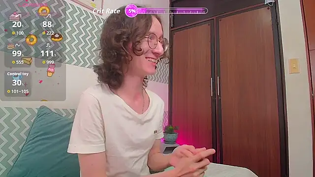 Snapshot of White_King4 chatting on 10-11-25, 01:31 White King4 online show from 10-11-25, 01:31