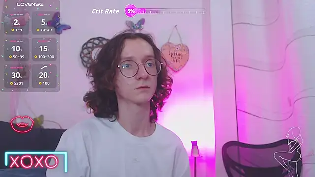 Snapshot of White_King4 chatting on 10-14-25, 07:03 White King4 online show from 10-14-25, 07:03