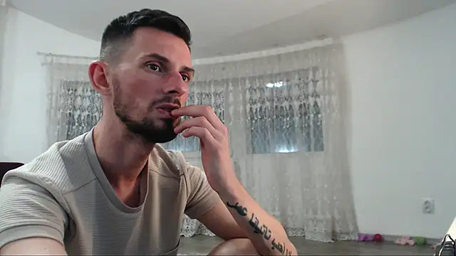 Tom michaelx online show from 10-02-25, 05:20