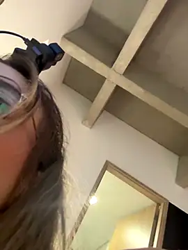 Snapshot of Lisa_Belluci chatting on 10-07-25, 10:07 Lisa Belluci online show from 10-07-25, 10:07