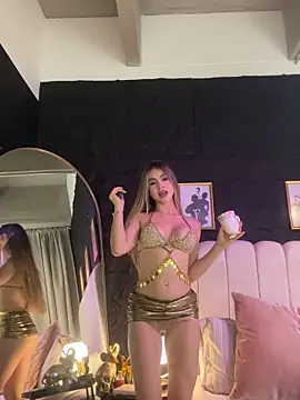 Snapshot of Lisa_Belluci chatting on 10-25-25, 12:40 Lisa Belluci online show from 10-25-25, 12:40