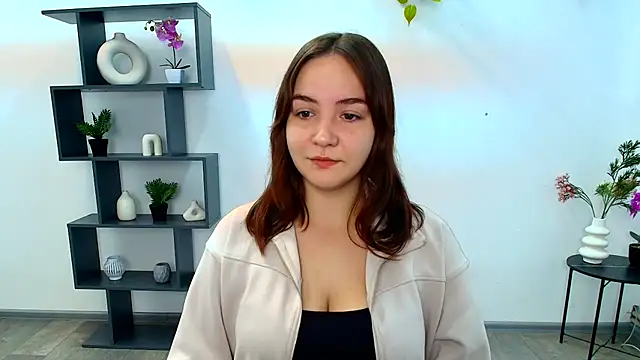 OliviaMontgommery online show from 10-18-25, 05:43