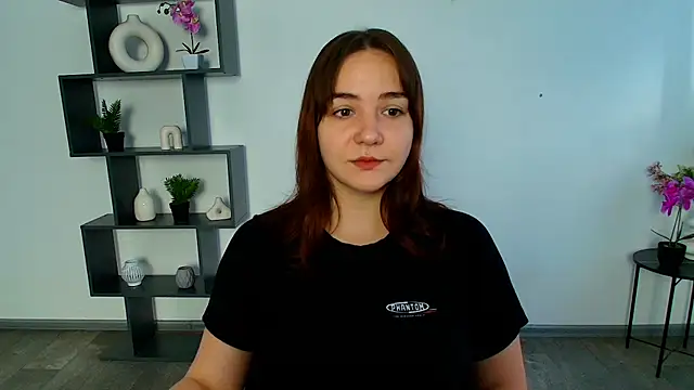 OliviaMontgommery online show from 11-18-25, 06:18