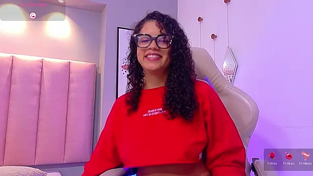 Snapshot of CamilaLevy chatting on 11-20-25, 12:38 CamilaLevy online show from 11-20-25, 12:38