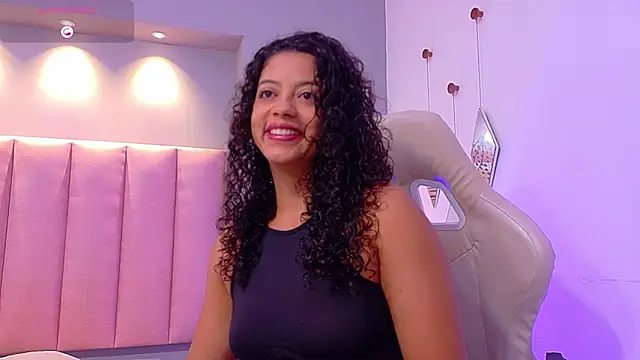 Snapshot of CamilaLevy chatting on 11-24-25, 12:16 CamilaLevy online show from 11-24-25, 12:16