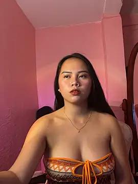Snapshot of Funtasee_Andi chatting on 05-27-26, 03:31 Funtasee Andi online show from 05-27-26, 03:31