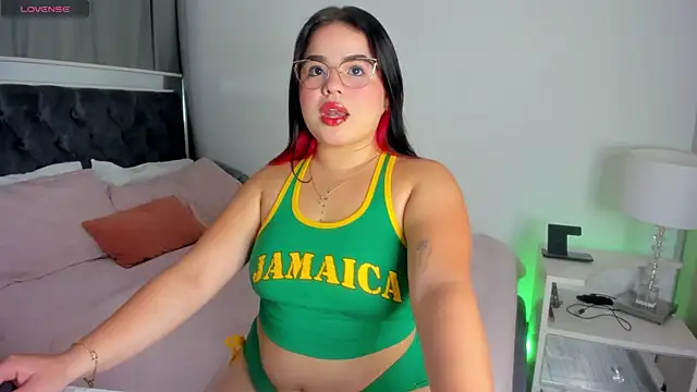 Snapshot of AfroditaGrekk chatting on 10-29-25, 10:50 AfroditaGrekk online show from 10-29-25, 10:50