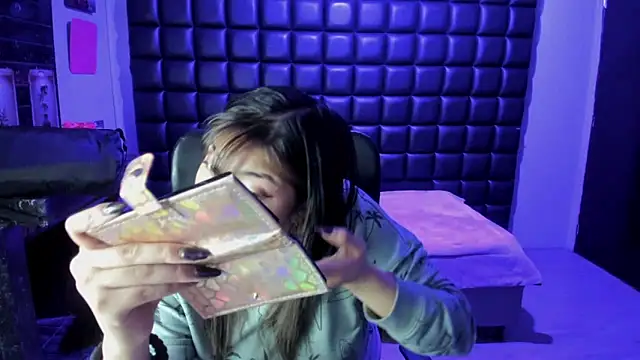 Violetta Swett  online show from 12-17-25, 01:50