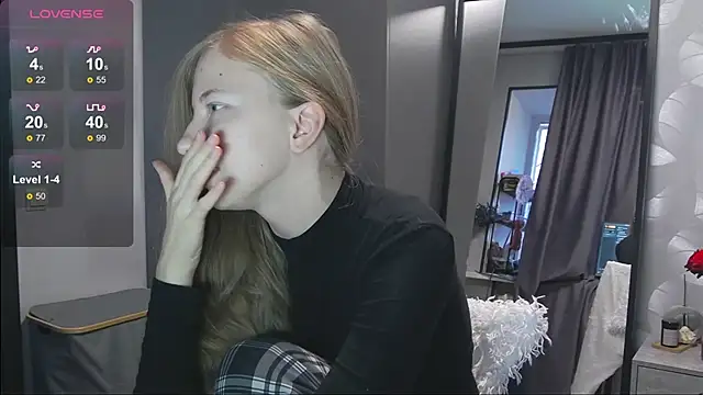 yuki bloom online show from 10-23-25, 08:35