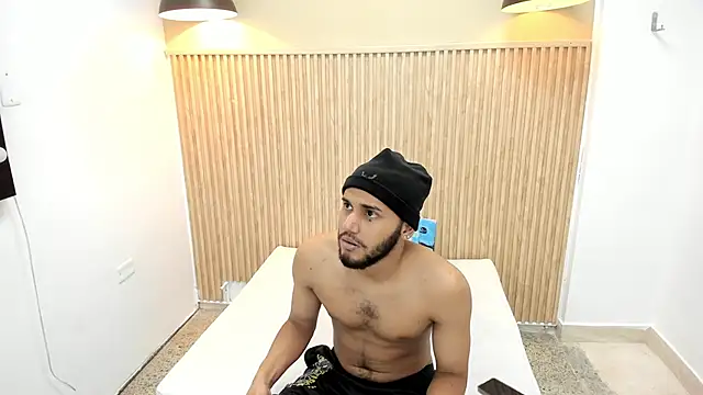 Adamss 23 online show from 10-04-25, 07:34