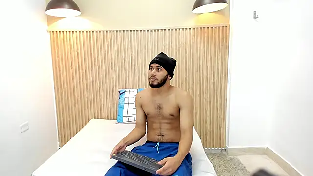 Adamss 23 online show from 10-05-25, 07:45