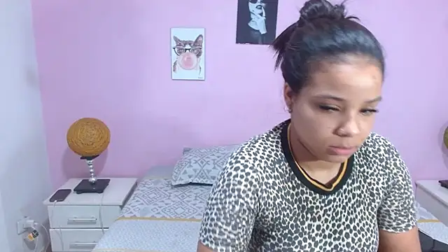 alessia nichols online show from 10-21-25, 07:14