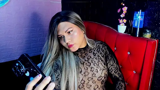 Snapshot of Sussan__dirty chatting on 11-08-25, 04:12 Sussan dirty online show from 11-08-25, 04:12