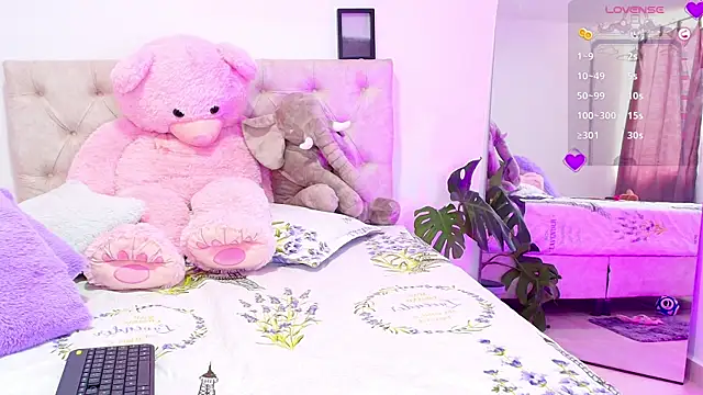 SoofiKiss online show from 10-09-25, 08:51