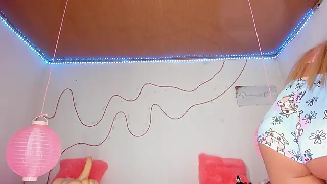 shannon kinne  online show from 11-05-25, 01:22