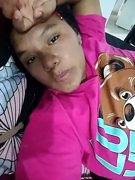 Snapshot of Rosario-castro chatting on 10-11-25, 04:44 Rosario-castro online show from 10-11-25, 04:44