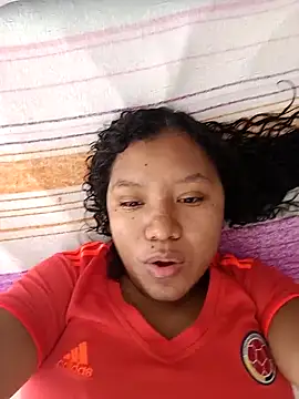 Snapshot of Rosario-castro chatting on 10-24-25, 06:15 Rosario-castro online show from 10-24-25, 06:15