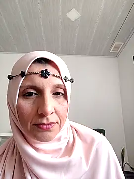 Snapshot of Aafsha_ chatting on 12-17-25, 08:04 Aafsha online show from 12-17-25, 08:04